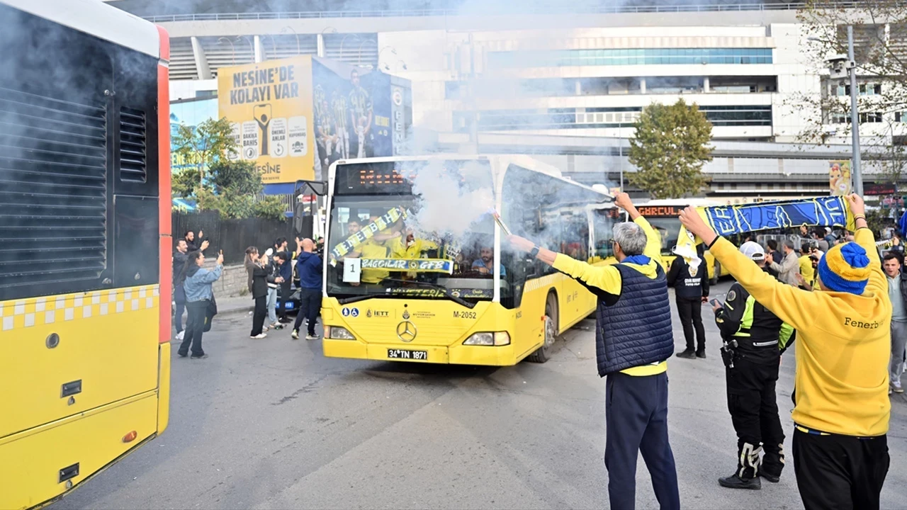 Fenerbahçe taraftarı, Tüpraş Stadı'na hareket etti