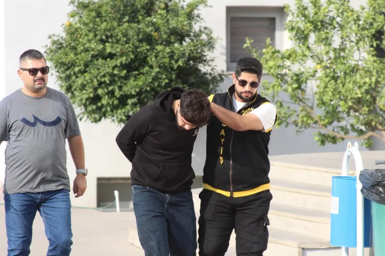 Bir gün önce bıçaklandı, ertesi gün marketi bastı!