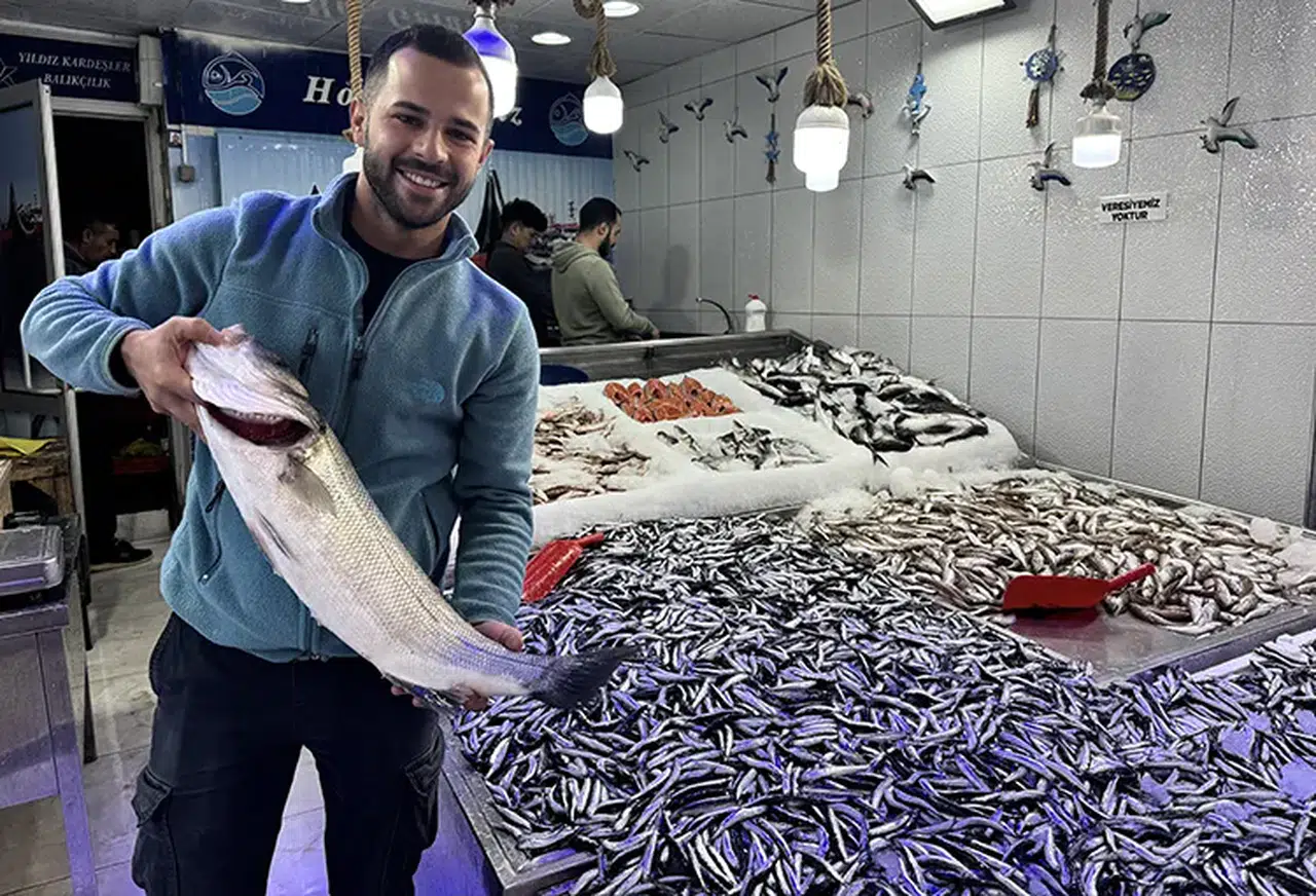 Trabzon’da balık tezgâhları canlandı: Hamside beklenmedik yoğunluk!