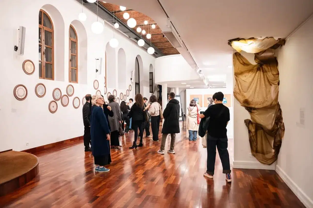 Genç sanatçıların eserleri SaDe 2024–2025 sergisinde buluştu