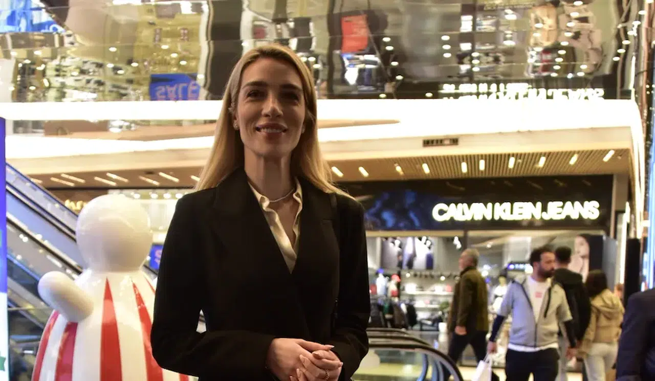 Şıklığıyla göz doldurdu: Canan Cansu Özgen yoğun tempoda objektiflere takıldı