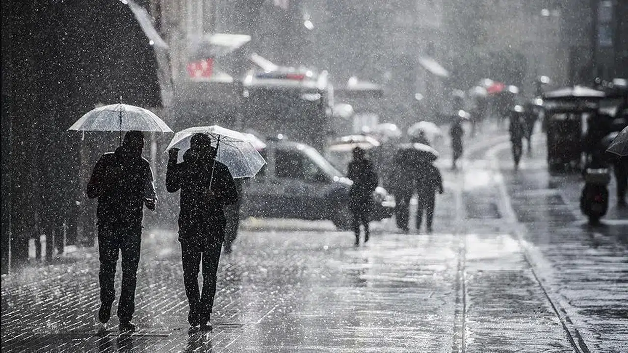 İzmir’de sağanak şoku: Meteorolojiden peş peşe kritik uyarılar!
