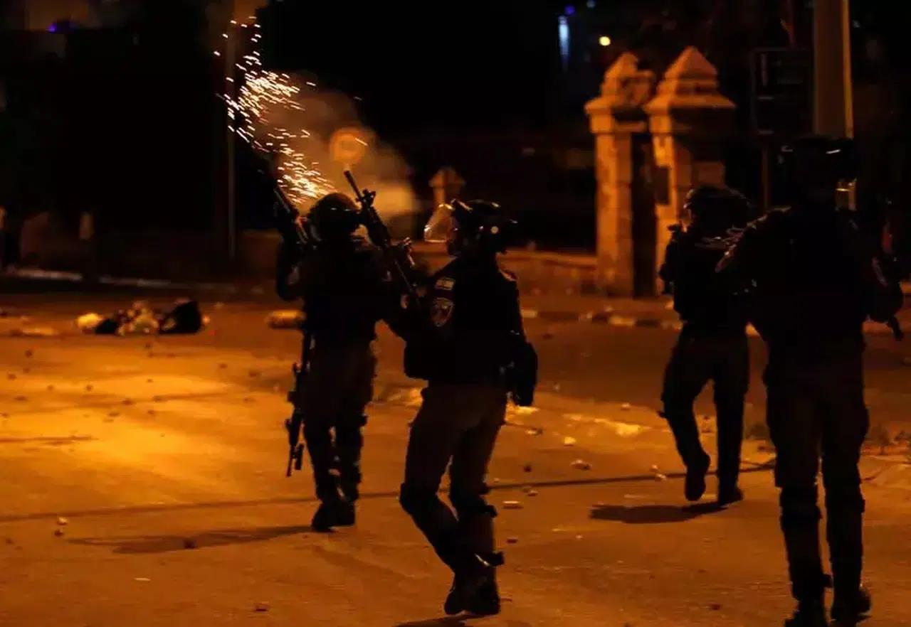 Soykırımcı İsrail ordusu Kudüs'ün kuzeyine kanlı saldırı düzenledi!