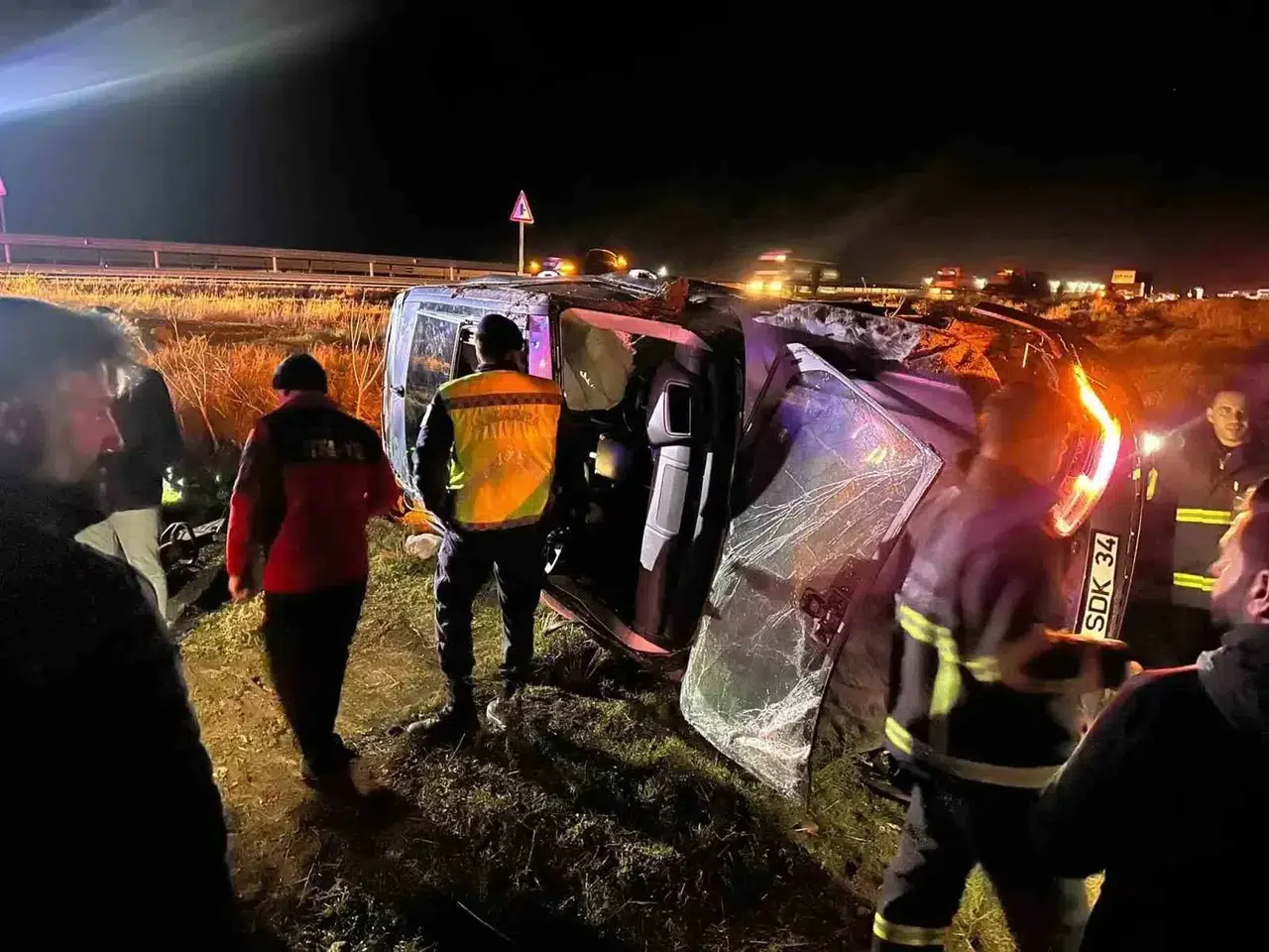 Nusaybin–Mardin yolunda korkutan kaza: Araç kontrolden çıkıp devrildi