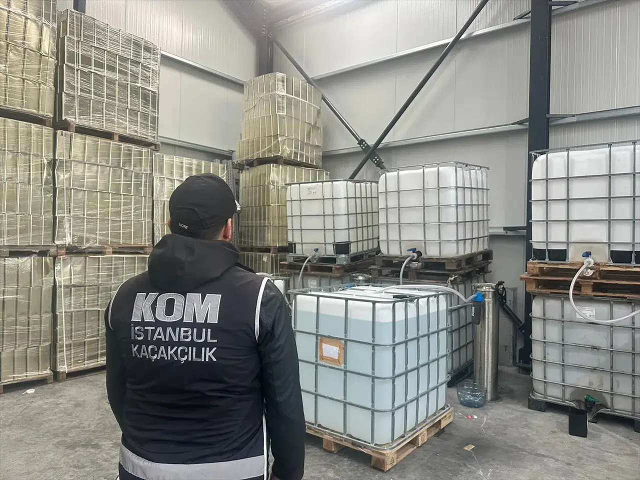 İstanbul’da kargo kutusundan çıkan 'özel karışım' şaşırttı!