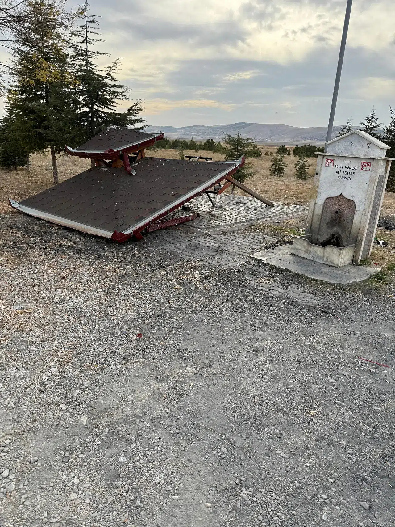 Ilgın’da şehit parkına silahlı saldırı! Tahribatın görüntüleri tepki çekti