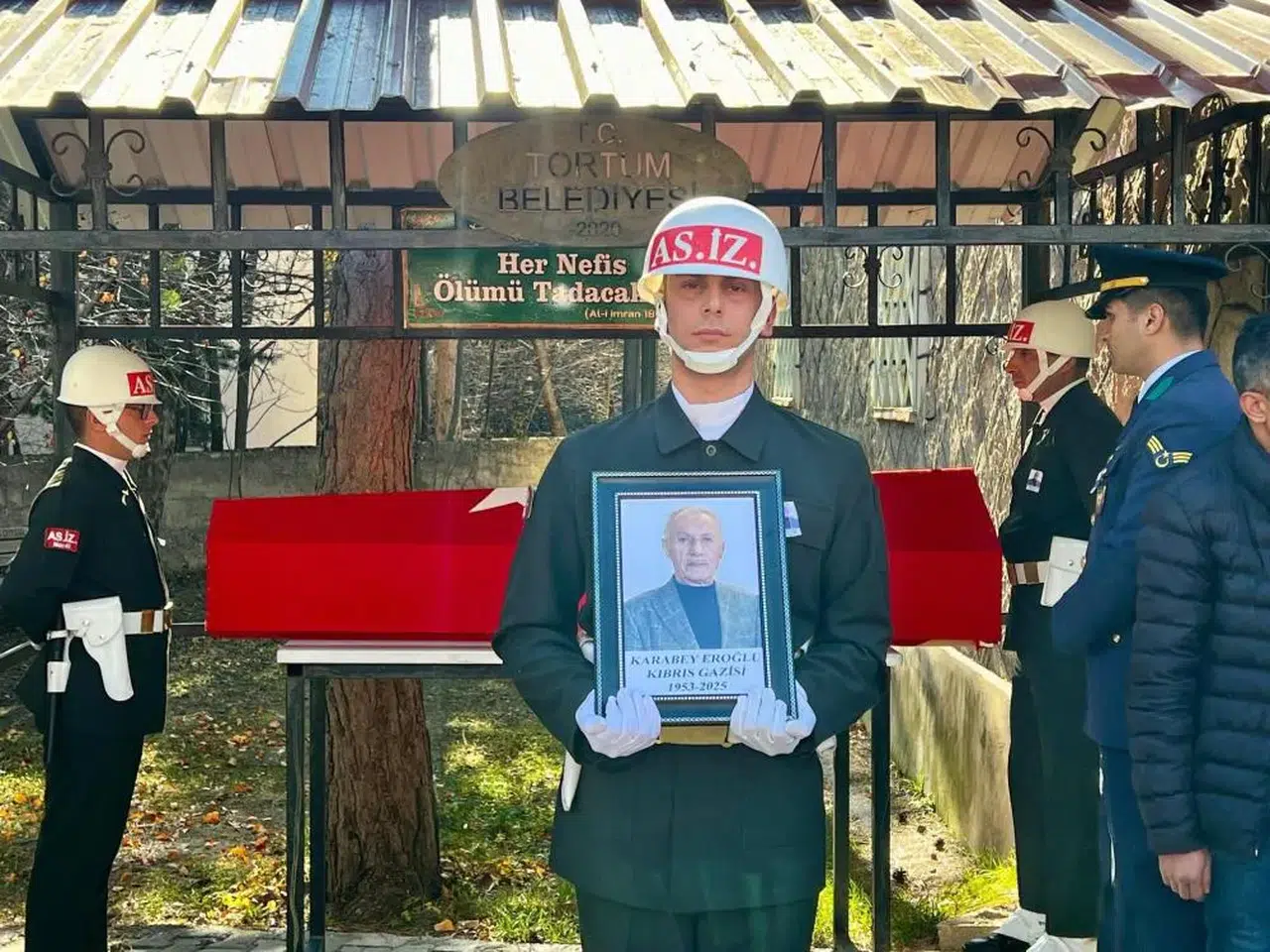 Kıbrıs Gazisi son yolculuğuna dualarla uğurlandı