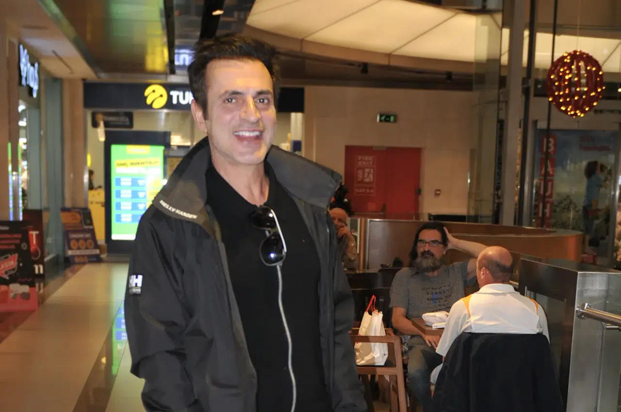 Teoman'dan müzik dünyasına olay yaratan çıkış: Altı üstü şarkıcıyız!