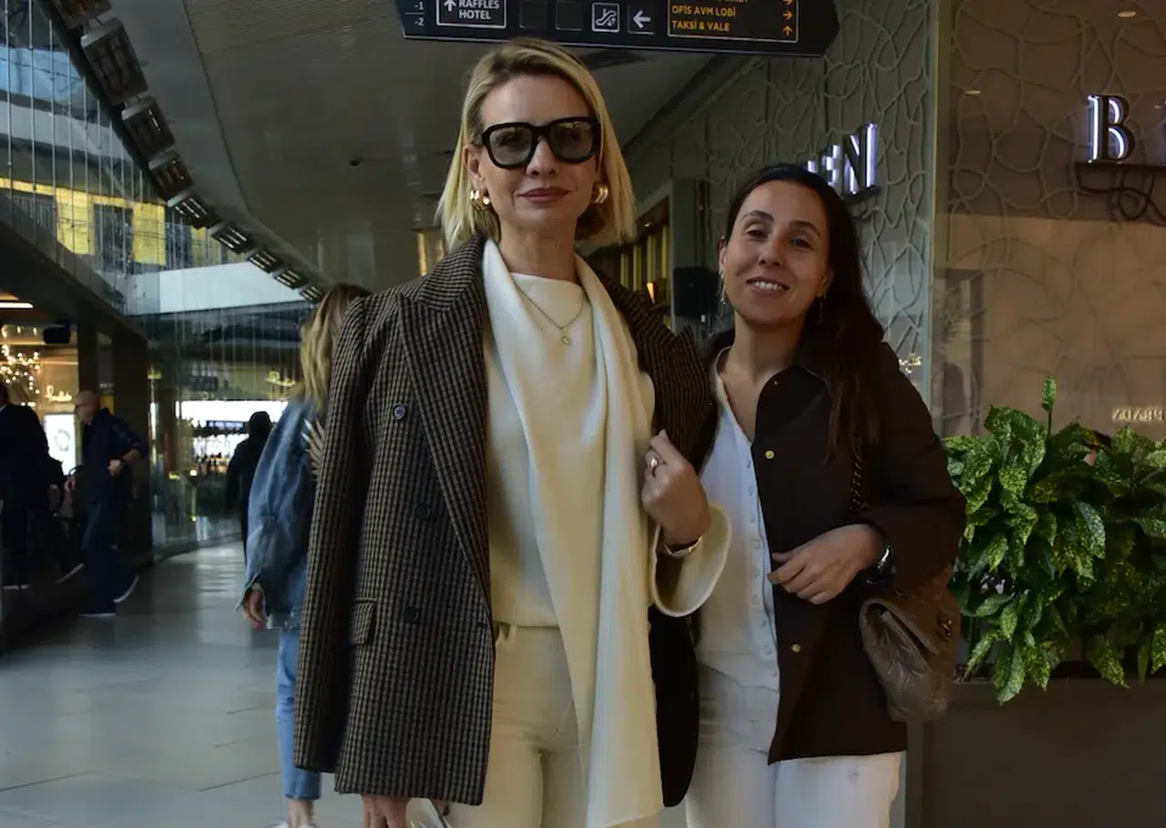Esra Erol çocuklarıyla AVM turunda! Yılbaşı coşkusunu kaçırmadı