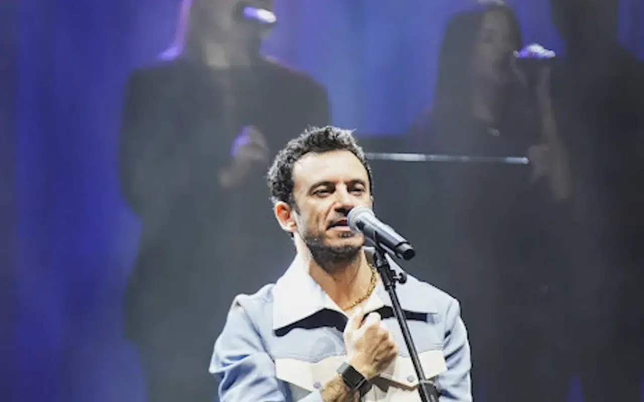 Buray’dan Bakü sahnesinde kahkaha tufanı: 2030’a kadar evlenmem!