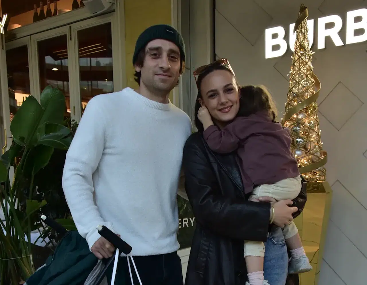 Bora Akkaş ailesiyle yılbaşı ruhunu yaşadı! Minik Suzan’ın neşesi gündem oldu