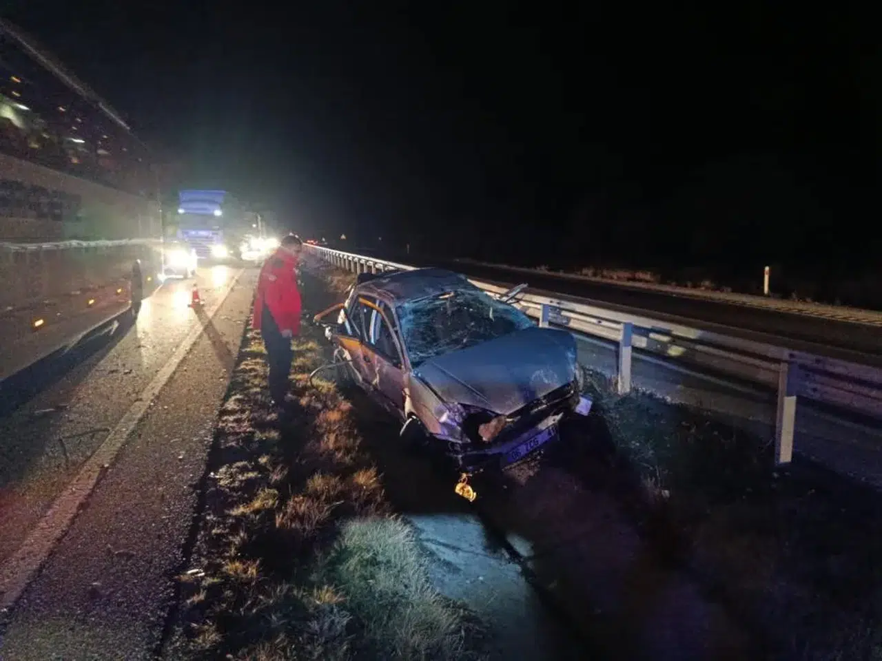 Otostop faciasında araç takla attı: Perde arkası sürüyor