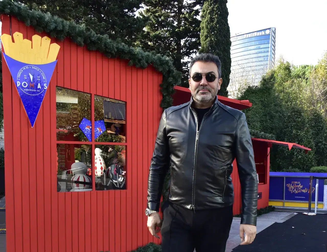 Yılbaşı enerjisi onu da sardı! Saruhan Hünel festival alanında görüntülendi