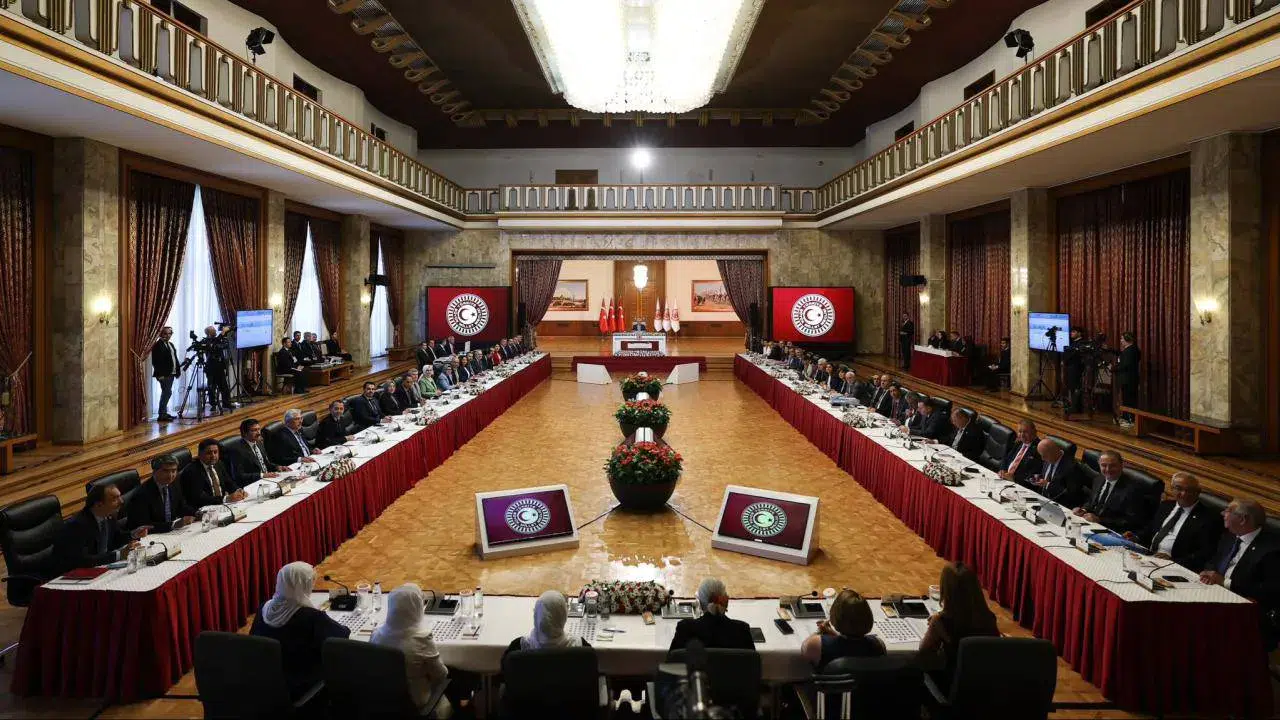 İmralı süreci derinleşiyor: Yeni Yol Grubu kararını verdi!