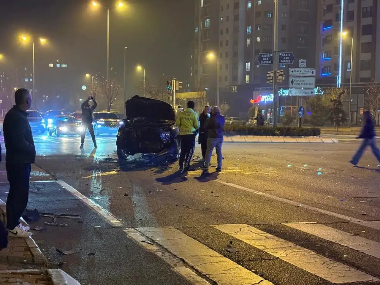 Kadir Has Caddesi’nde kaza: Araçlar hurdaya döndü!