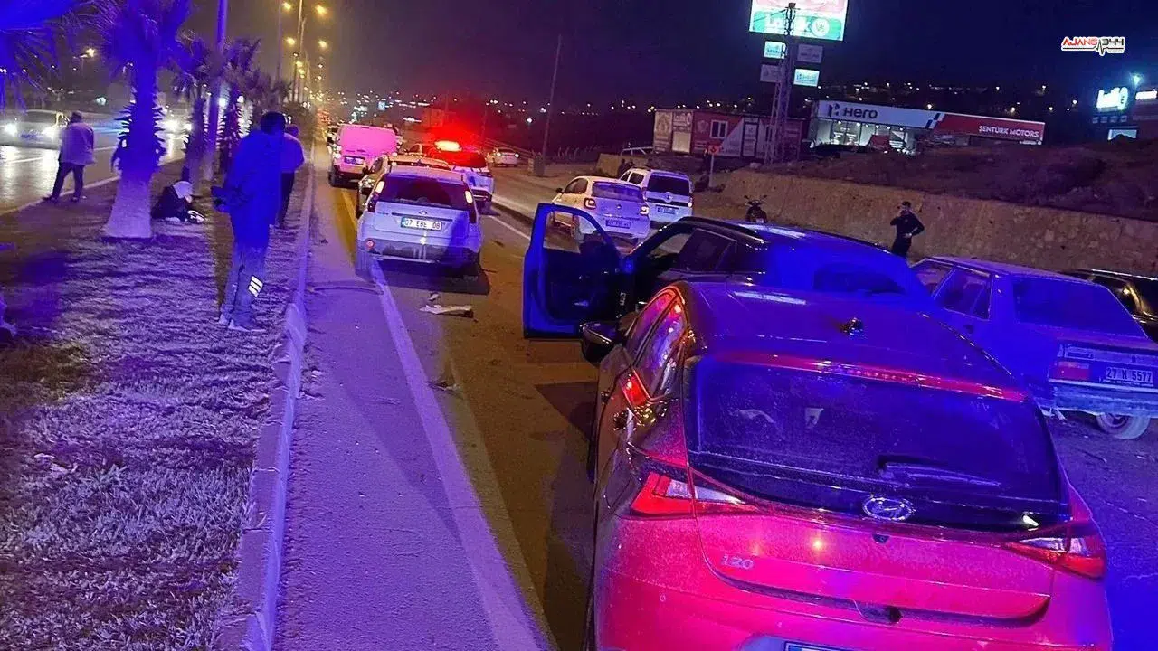 Güzergâhta şok kaza: Beş araç aynı anda çarpıştı!