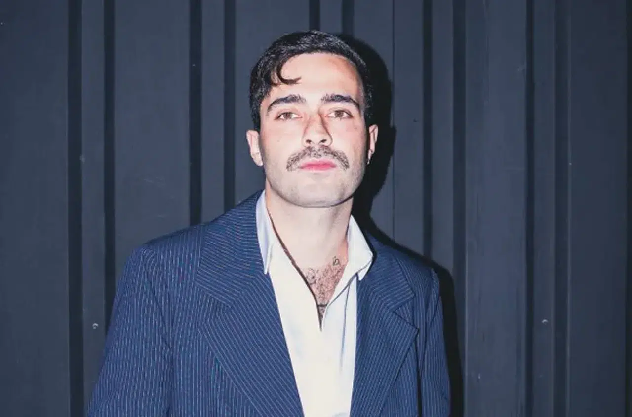 Antidepresan ile rekor kıran Mert Demir 12 Aralık’ta sahneye çıkıyor