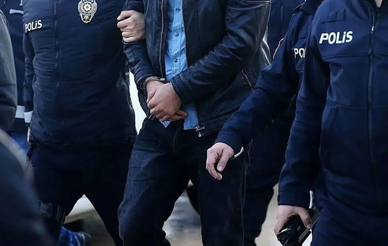 Narkotik düğmeye bastı...Zehir tacirleri yakalandı!