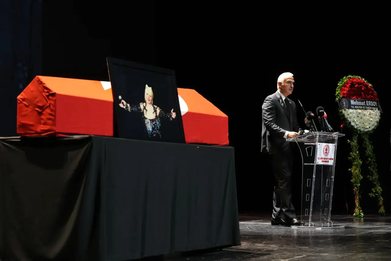 Doğduğu gün veda etti: Muazzez Abacı’ya hüzünlü tören