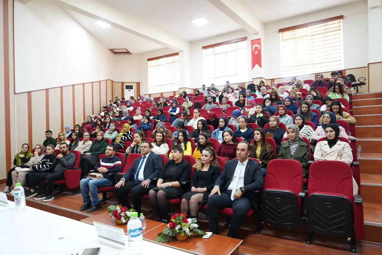 Gençleri etkileyen panel: Necip Asım’ın izleri sahneye taşındı