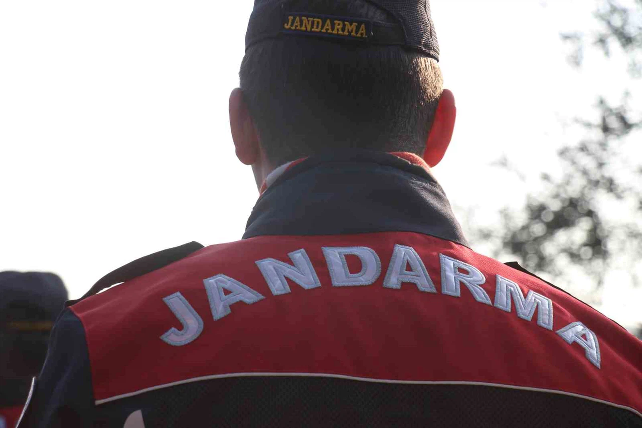 Aydın’da jandarmadan suçlulara şafak darbesi: Firariler yakalandı!