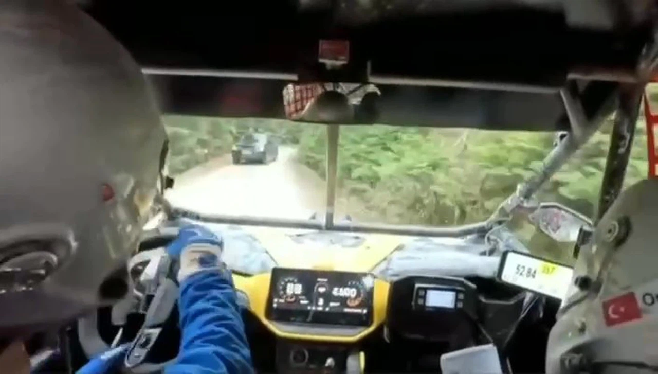 Ralli etabına giren araç saniyeler içinde büyük tehlike yarattı!