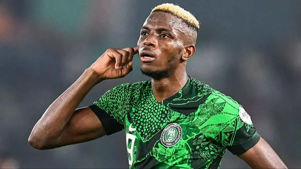 Taraftarlar Osimhen sakatlandı mı diyor! Oyundan çıkınca herkes aynı soruyu sordu