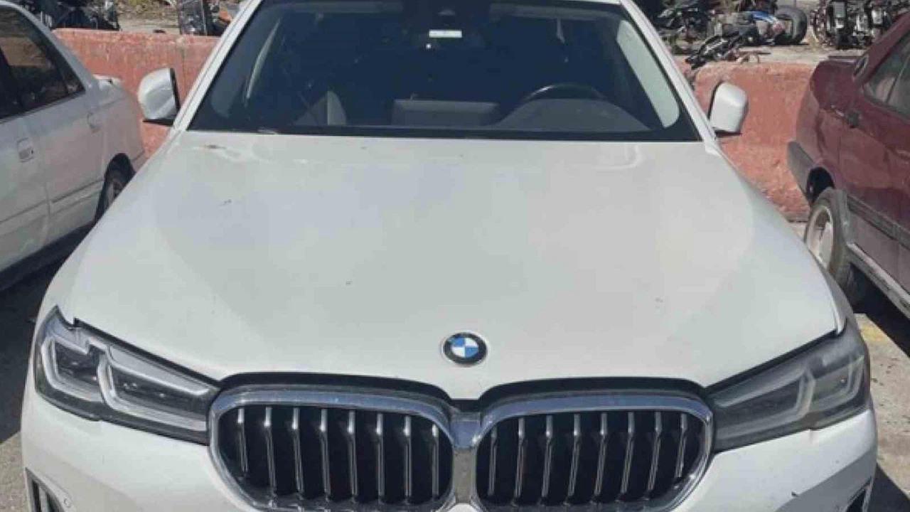 Düğün takıları otomobil yerine buhar oldu... Avukatın adı büyük bir skandala karıştı!