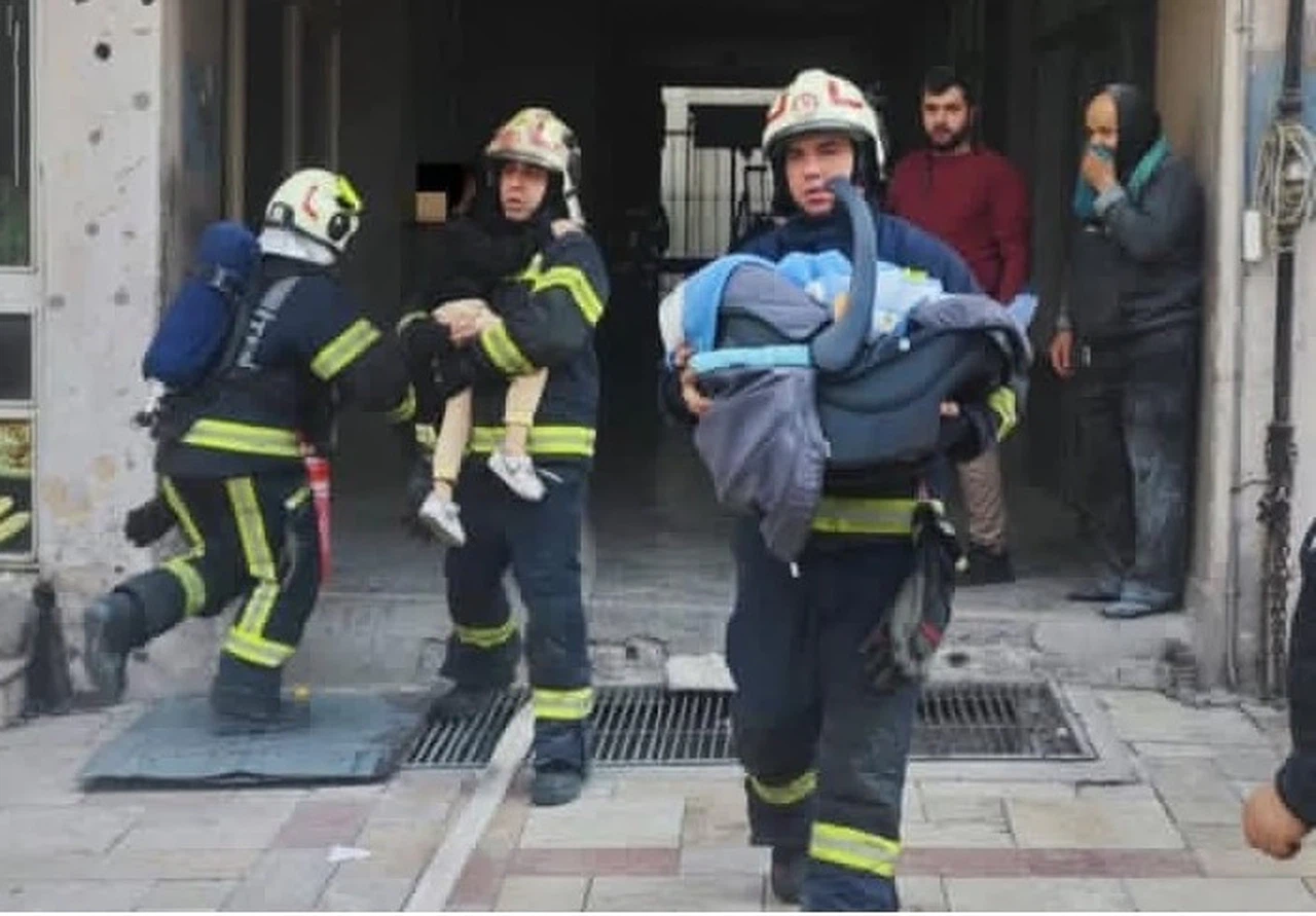 Denizli'de yangın alarmı: Dumanla kaplanan dairede dram!