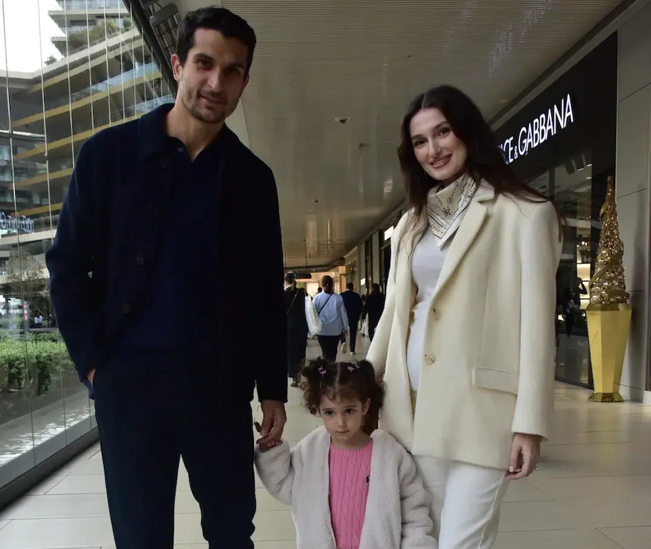 Beşiktaş’ın kaptanı ailesiyle yılbaşı neşesinde! Necip Uysal’dan sıcak pozlar