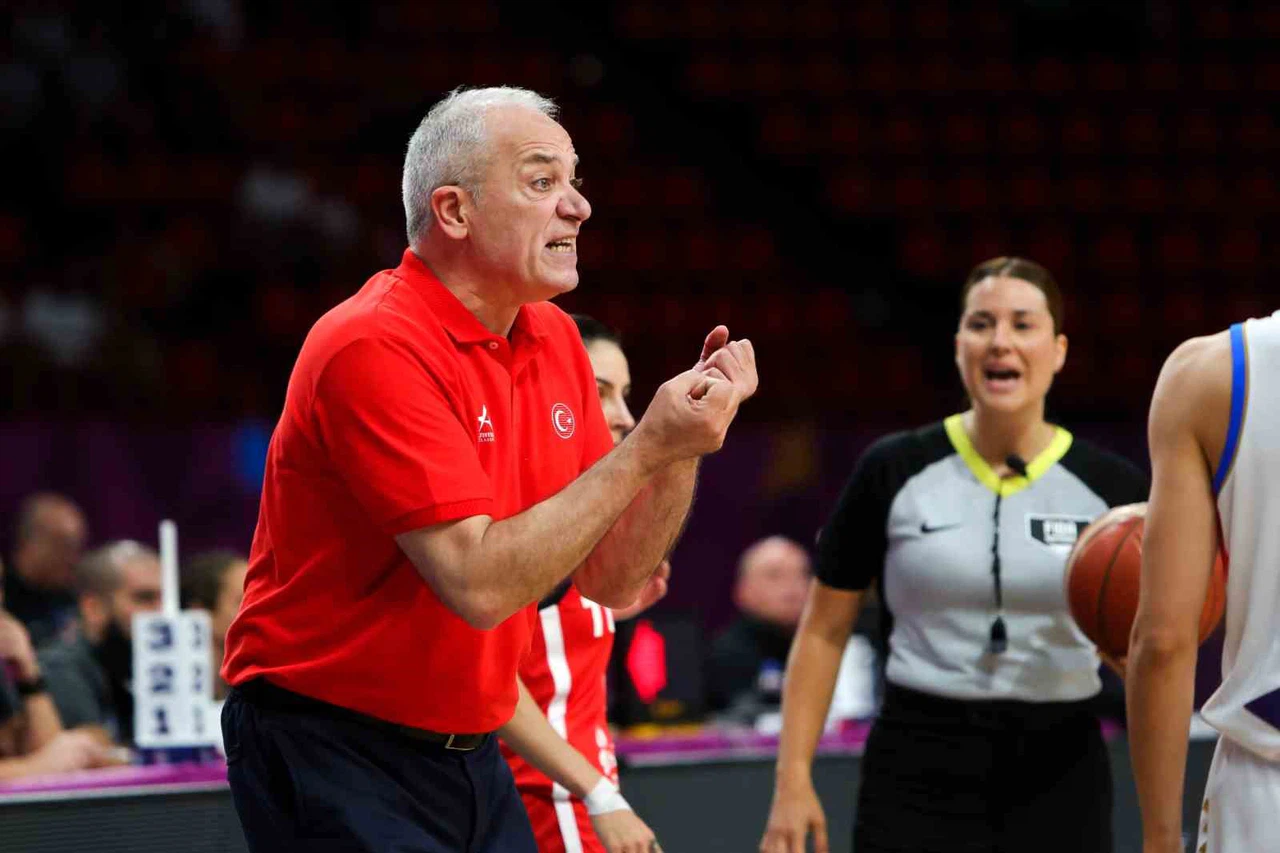 Galatasaray’da yeni dönem başlıyor: Ekrem Memnun ayrıldı