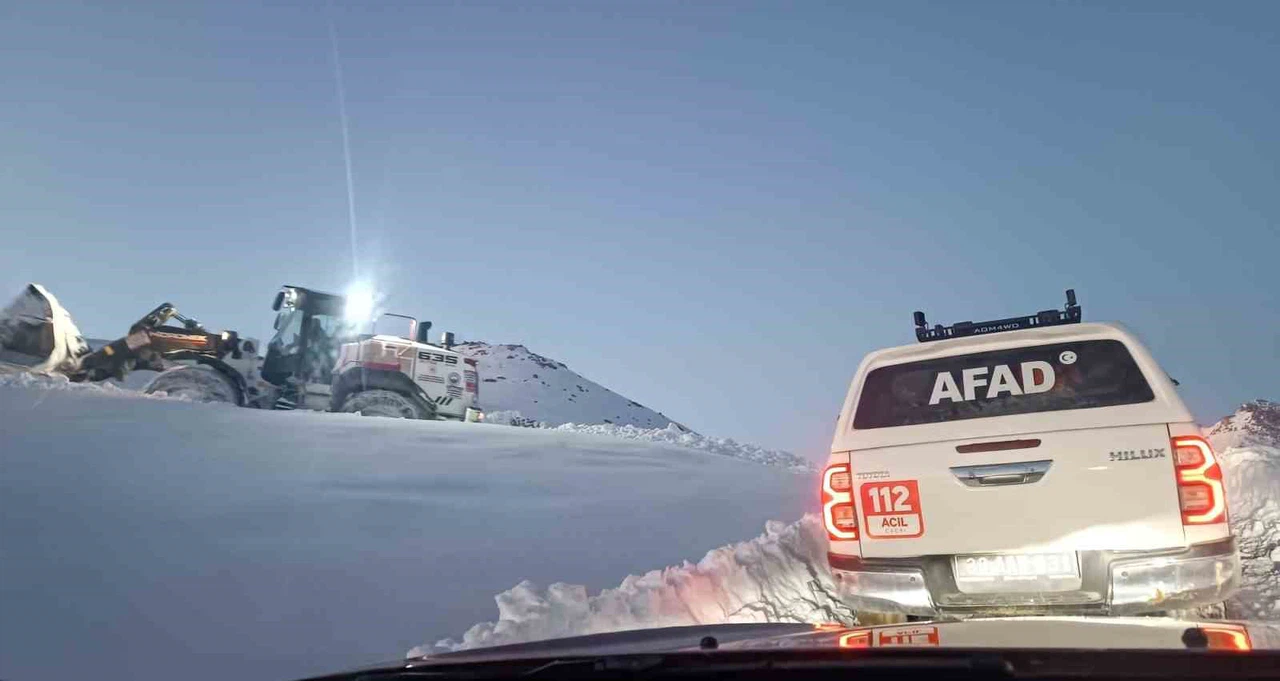 Karla kaplı yaylada zorlu operasyon... Mahsur sürü için üç günlük nefes kesici mücadele!