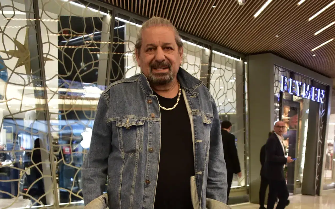 Erman Toroğlu pozitif enerjisiyle alışverişe renk kattı