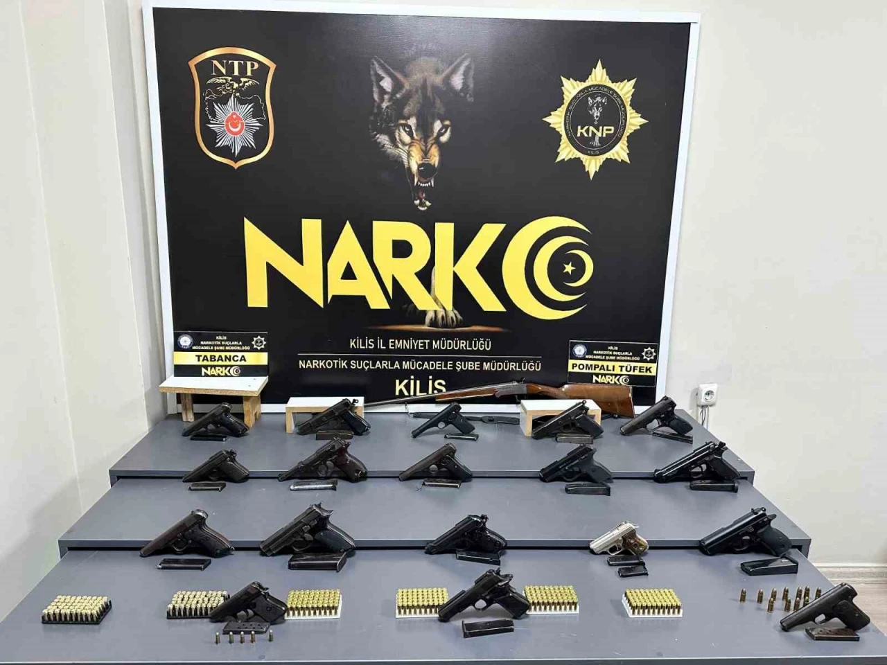 Tırdaki gizli bölmeden çıkanlar ağızları açık bıraktı!