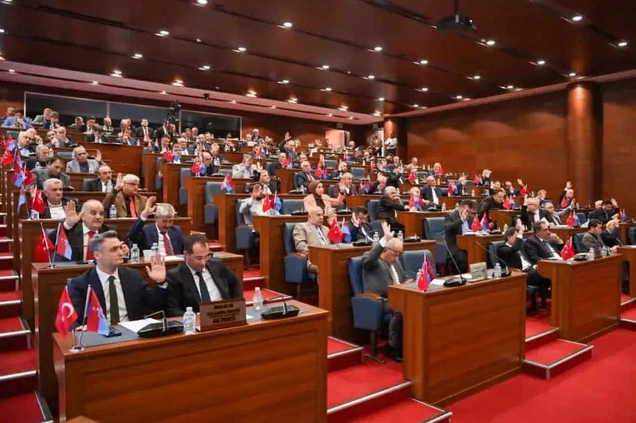 Trabzon’da bütçe görüşmelerinde gergin anlar: 'Bütçemi ben yapmışım, sana ne!'