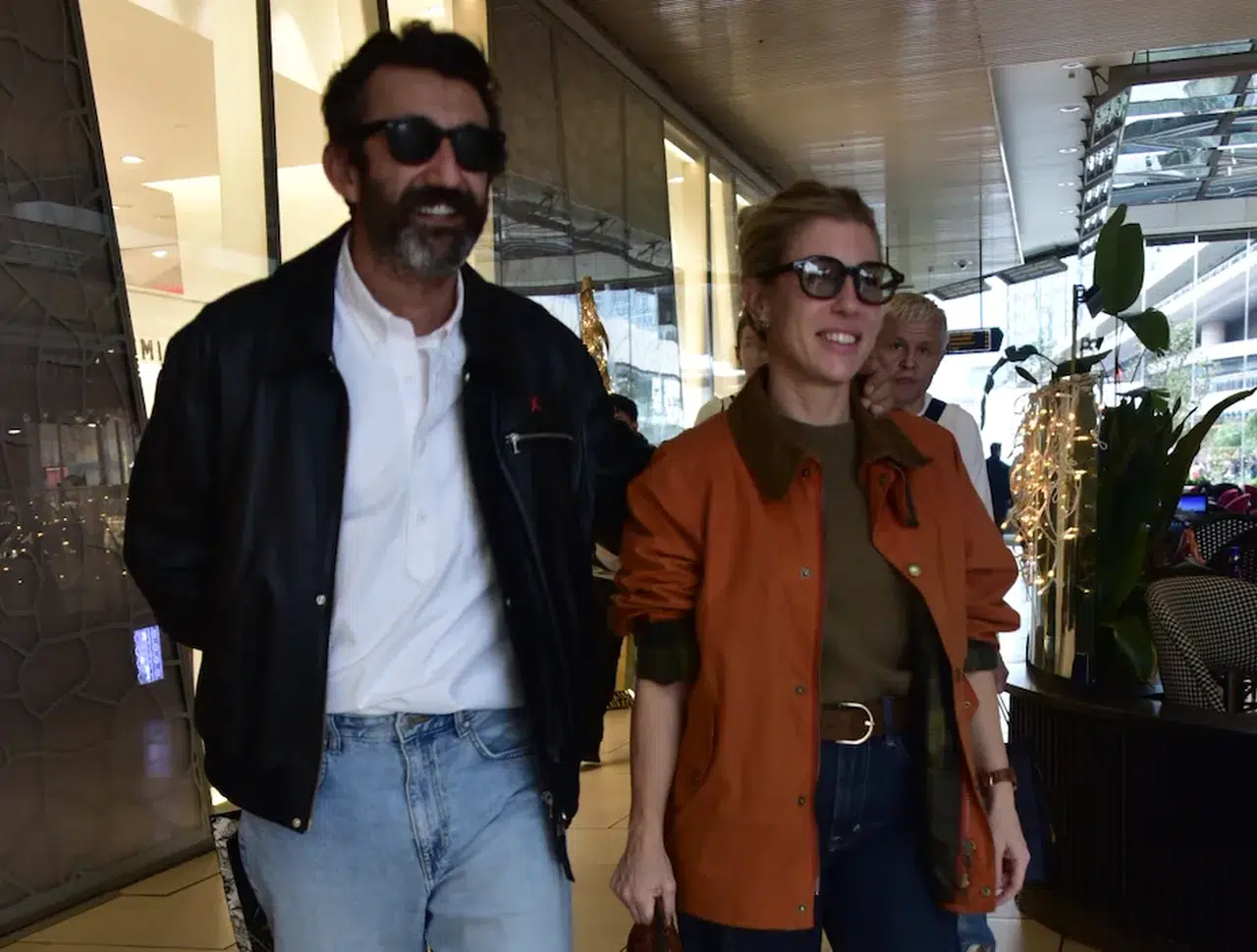 Ünlü oyuncu Necip Memilli ailece yeni yıl hazırlığında