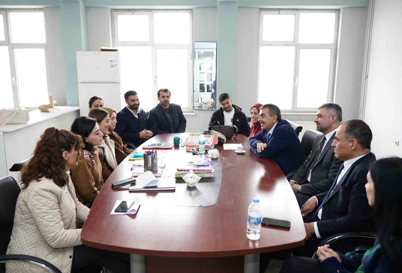 Mardin programında beklenmedik okul durağı!