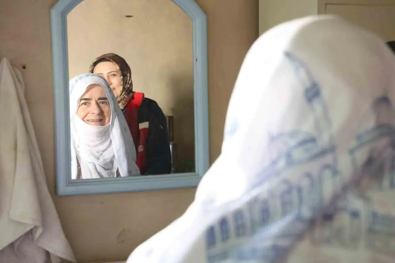 Neşeli anlar, duygusal dakikalar: Ritim Topluluğu huzurevinde!