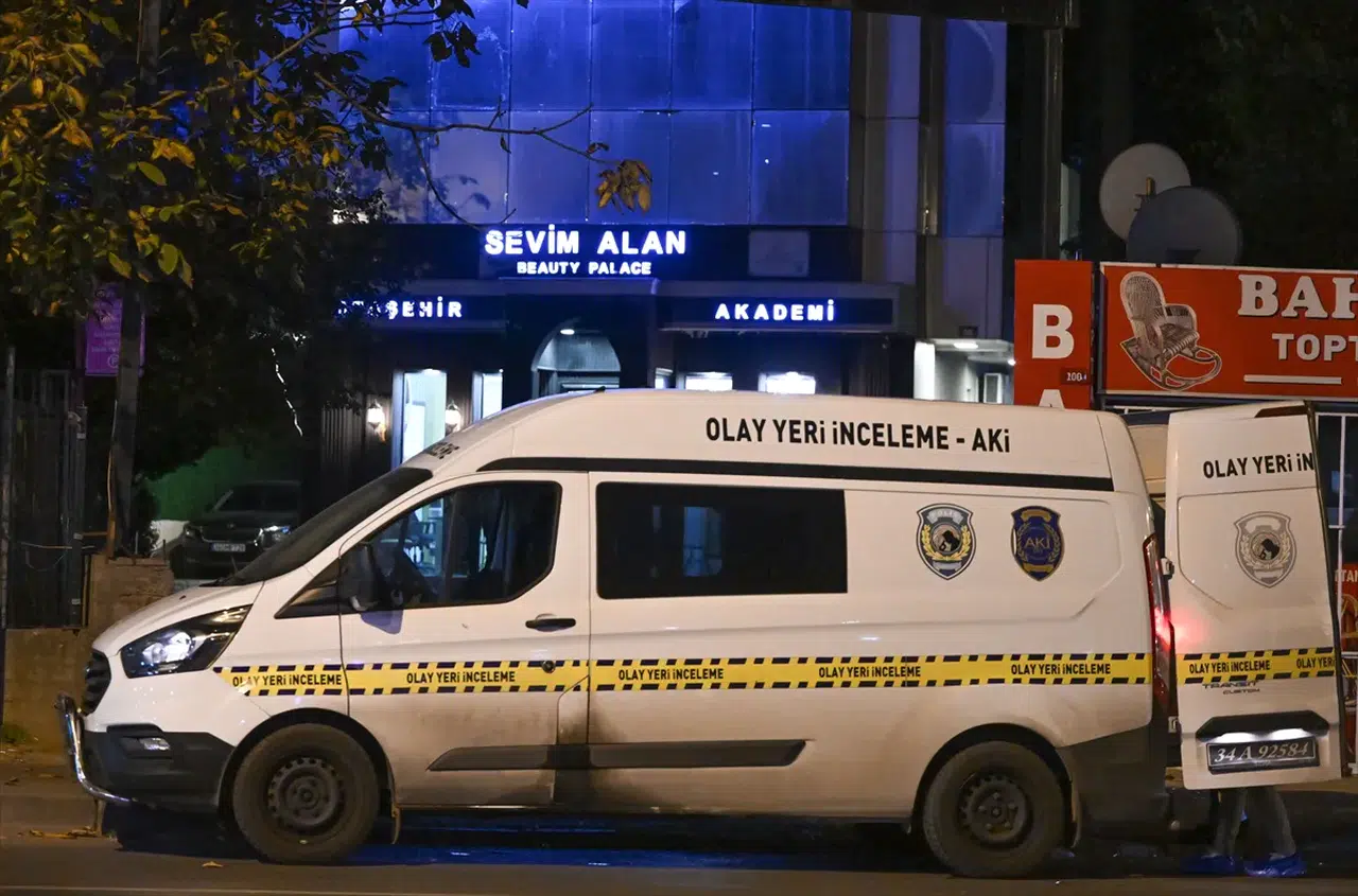 Estetikten uzak, tehlikeye yakın... Güzellik merkezine kurşun yağdırdılar!