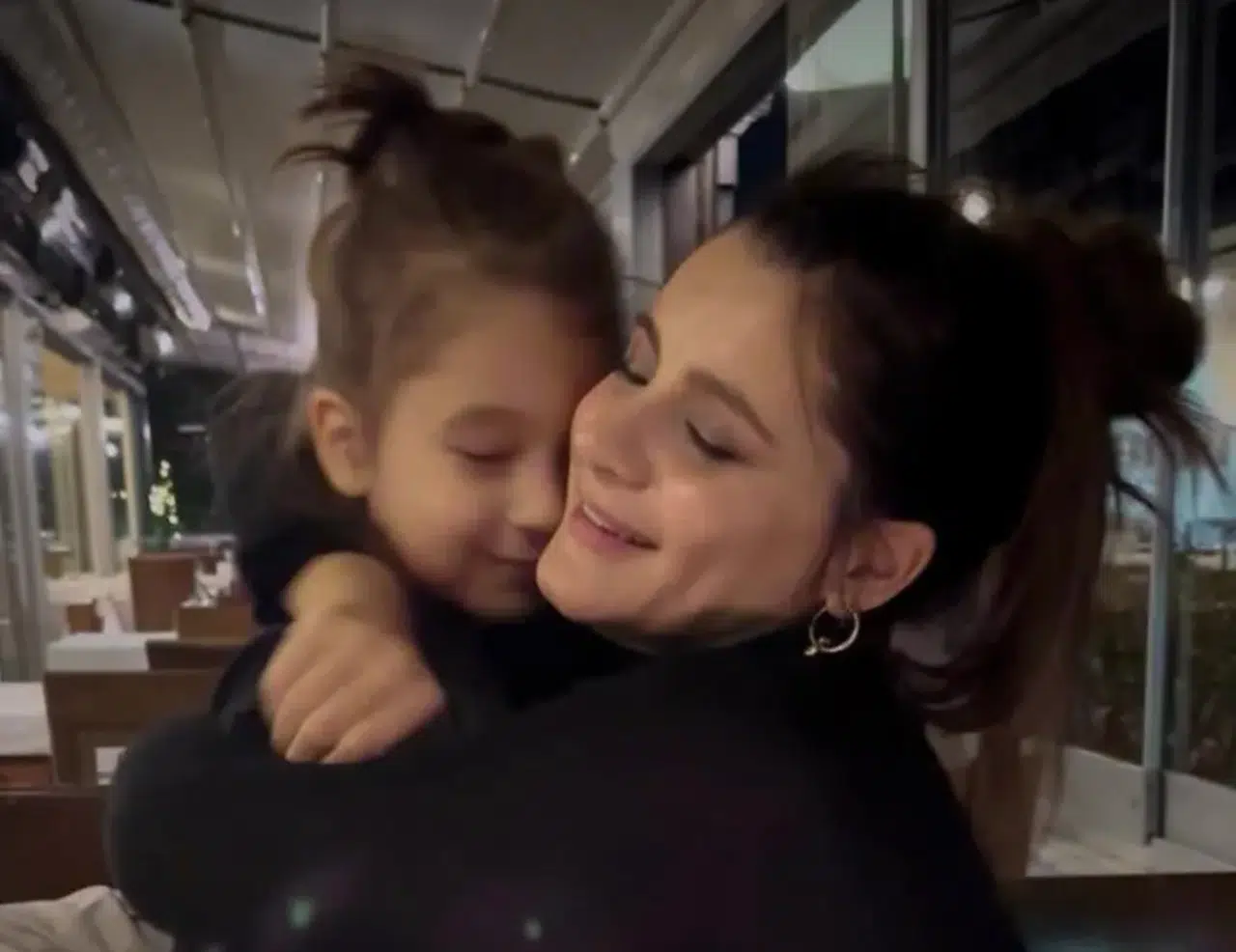 Atiye’ye doğum gününde göz yaşartan sürpriz!