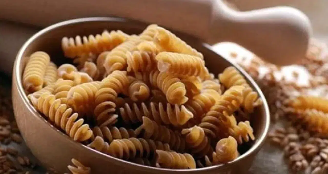 Mersin makarna fabrikasında zehirlenme şüphesi: İşçiler hastaneye kaldırıldı!