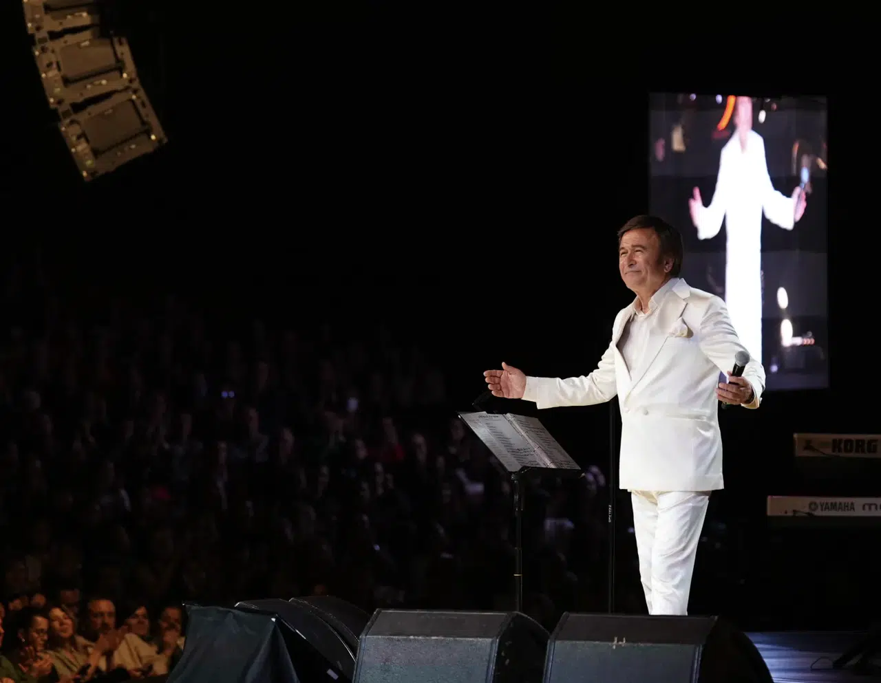 Erol Evgin Bostancı’yı büyüledi: 3 bin kişilik koro, dakikalarca ayakta alkış
