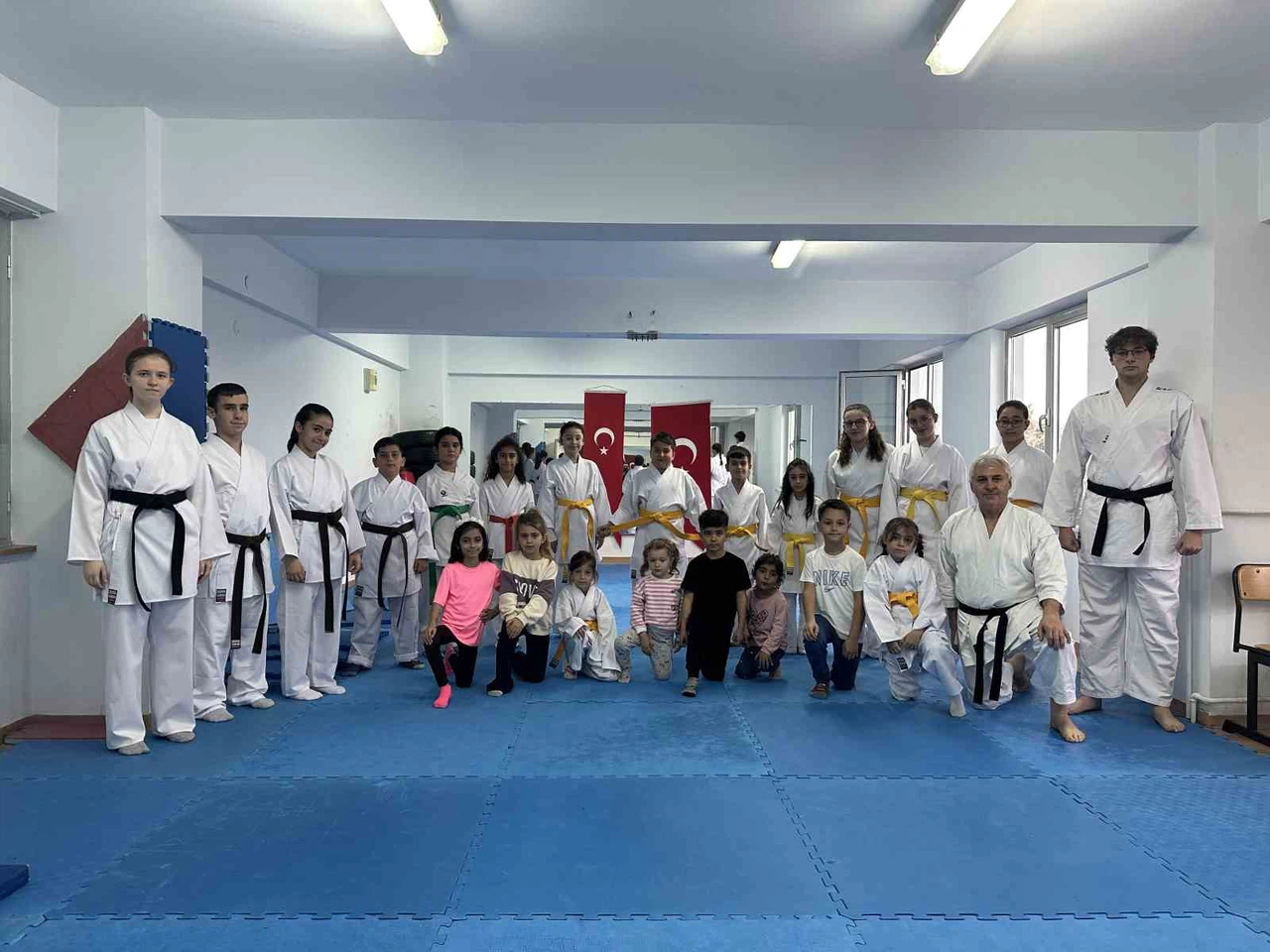 Gençler mindere güçlü çıkıyor! Muratlı’da karate ateşi...