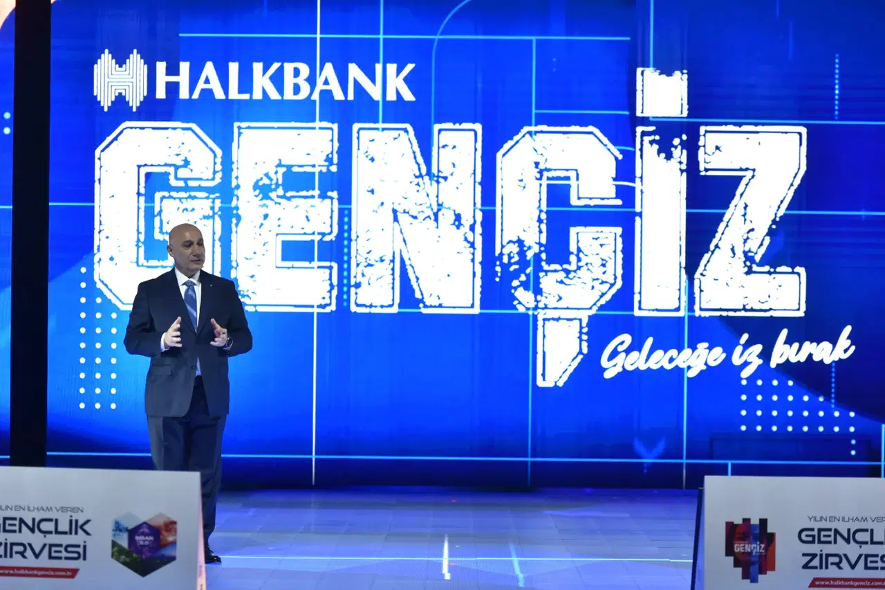 Gençiz Zirvesi binlerce genci bir araya getirdi