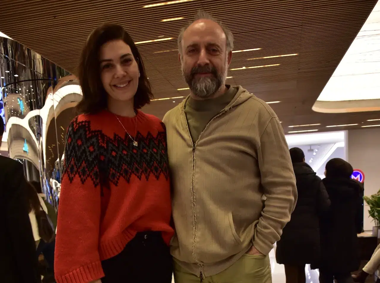 Halit Ergenç ve Bergüzar Korel’den Yılbaşı Festivali turu