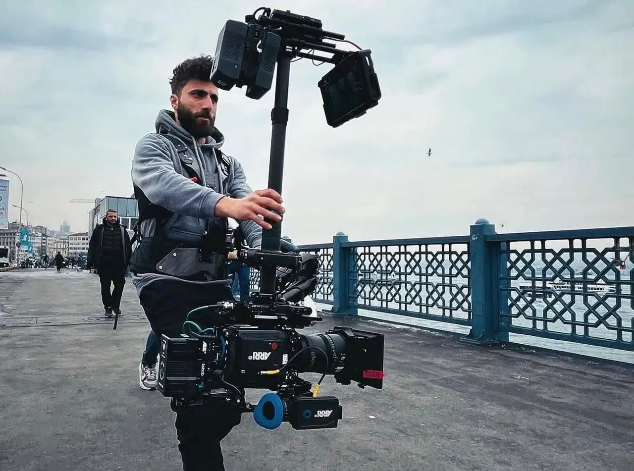 Boğaz Köprüsü’nde şoke eden olay: Ünlü kameraman kendini sulara bıraktı!