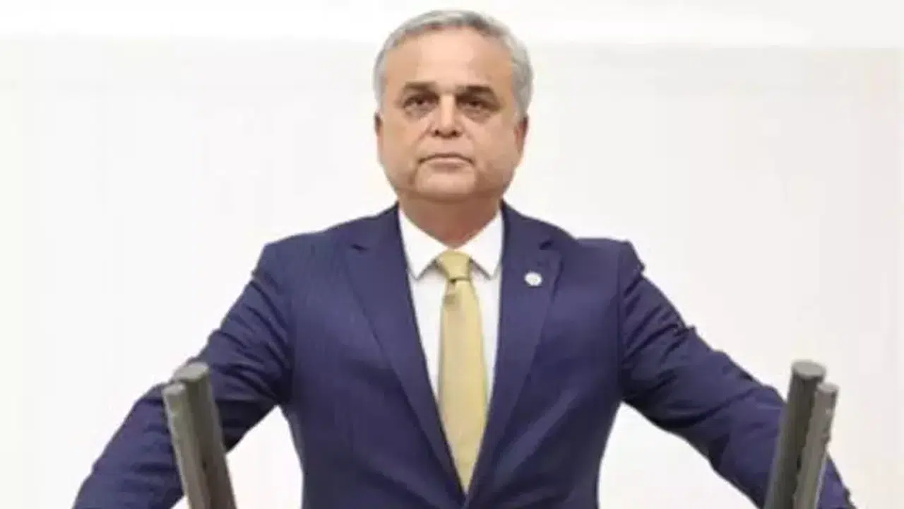 Hasan Ufuk Çakır kimdir, aslen nereli, kaç yaşında, alevi mi? İhraç edilen siyasinin biyografisi