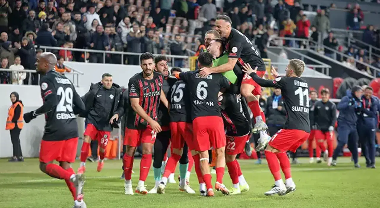 Çorumspor Pendikspor maçı ne zaman, hangi kanalda, saat kaçta? Haftanın son karşılaşması dikkat çekiyor