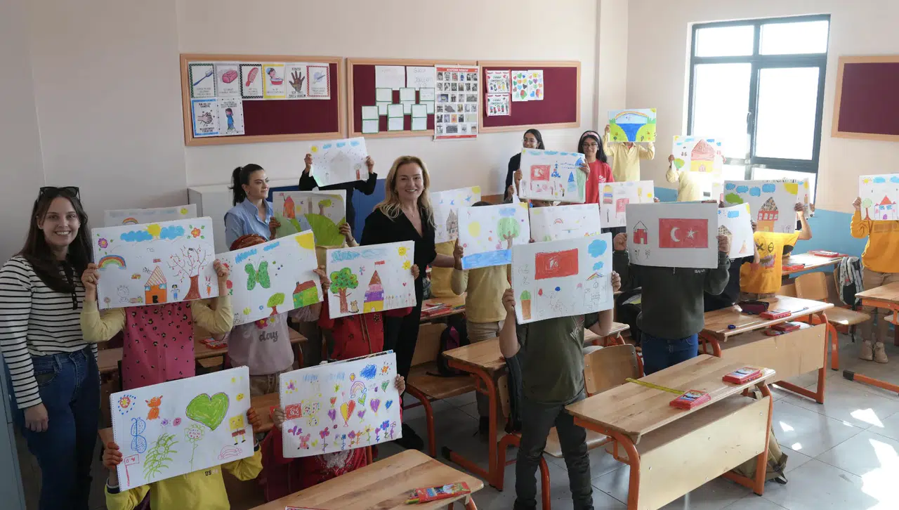 Şanlıurfa’da öğrenciler sınıflarını kendi hayalleriyle renklendiriyor