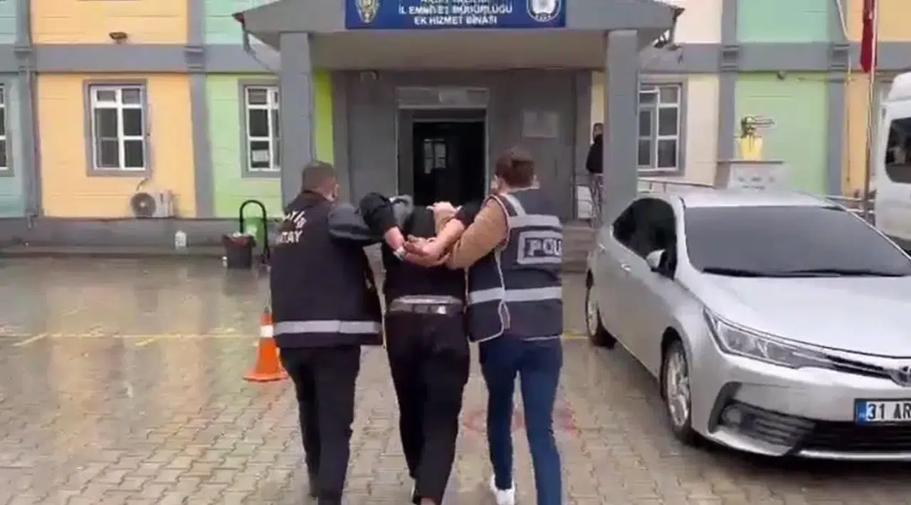 Polisten nokta operasyon...Firari son anda yakalandı!